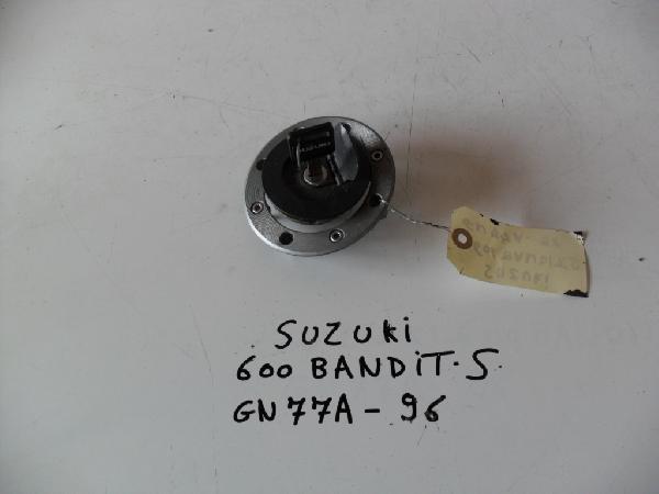 Trappe à essence SUZUKI 600 BANDIT GN77A - 96: Pi�ce d'occasion pour moto