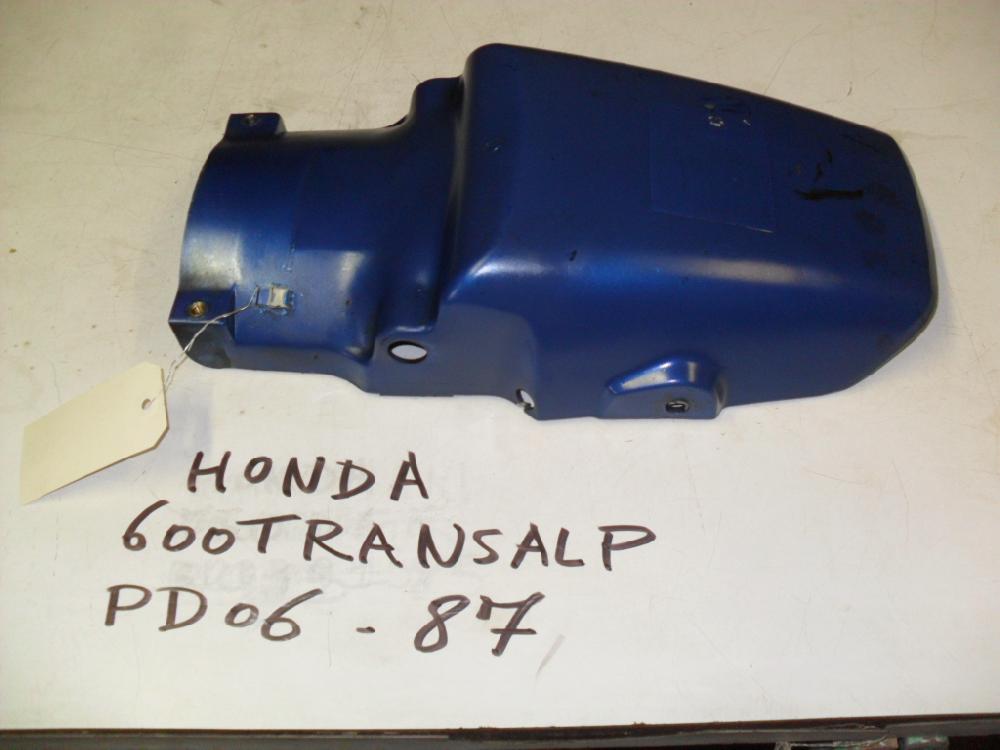 Dosseret de selle arrière HONDA 600 TRANSALP PD06 - 87: Pi�ce d'occasion pour moto