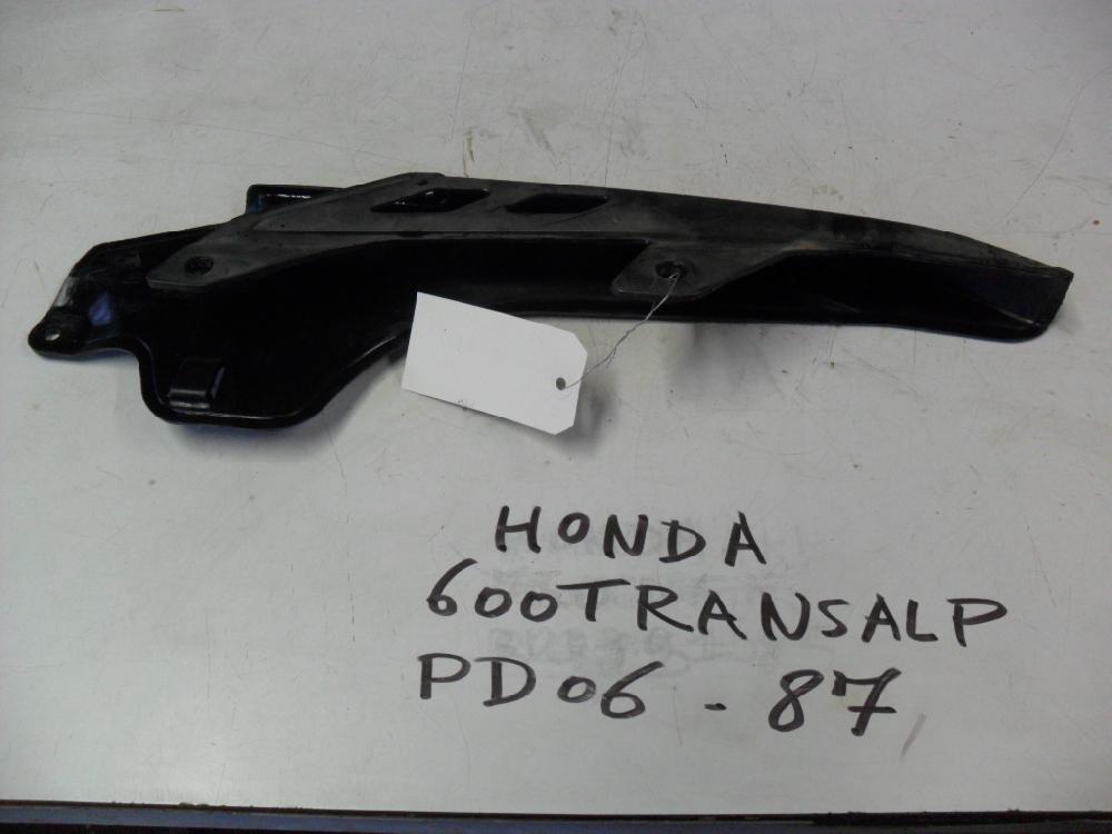 Carter de chaine HONDA 600 TRANSALP PD06 - 87: Pi�ce d'occasion pour moto