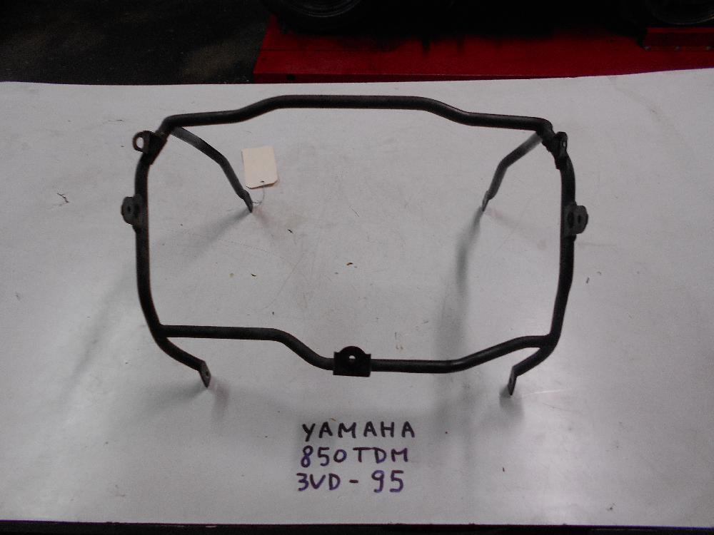 Support de radiateur YAMAHA 850 TDM 3VD - 96: Pi�ce d'occasion pour moto