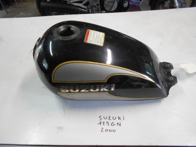 Reservoir SUZUKI 125 GN - 2000: Pi�ce d'occasion pour moto