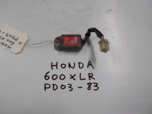 Relais d'allumeur HONDA 600 XLR PD03 - 83: Pi�ce d'occasion pour moto