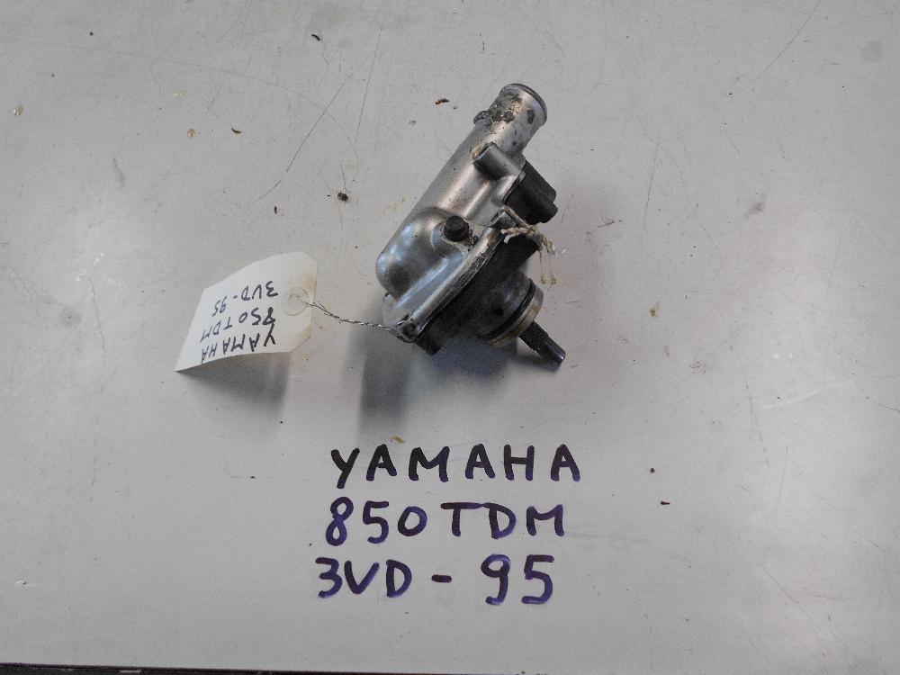 Pompe à eau YAMAHA 850 TDM 3VD - 96: Pi�ce d'occasion pour moto