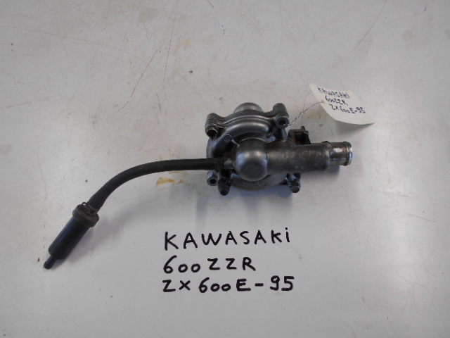 Pompe à eau KAWASAKI 600 ZZR ZX600E - 95: Pi�ce d'occasion pour moto