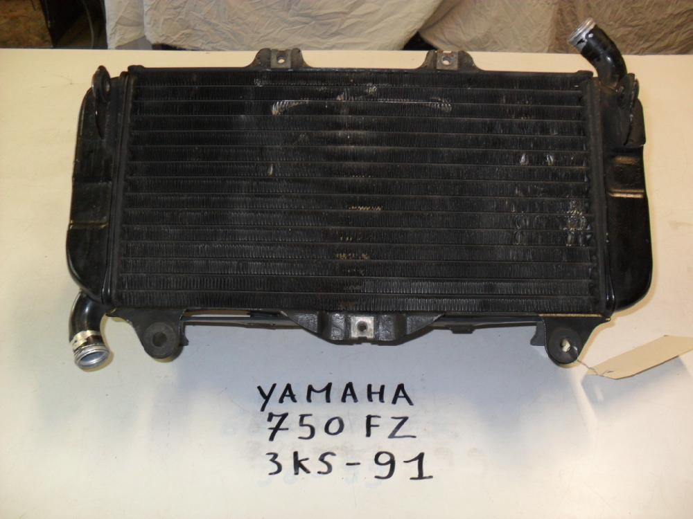 Radiateur d'eau YAMAHA 750 FZ 3KS - 91: Pi�ce d'occasion pour moto
