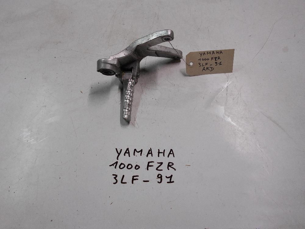 Platine de repose pied arrière droit YAMAHA 1000 FZR 3lf - 91: Pi�ce d'occasion pour moto