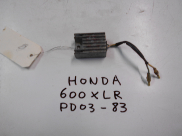 Regulateur HONDA 600 XLR PD03 - 83: Pi�ce d'occasion pour moto