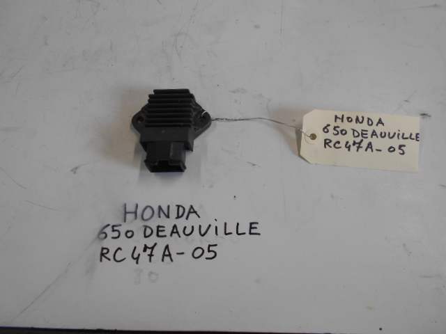 Regulateur HONDA 650 DEAUVILLE RC47A - 05: Pi�ce d'occasion pour moto