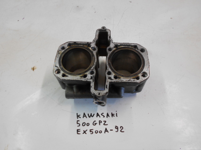 Cylindres moteur KAWASAKI 500 GPZ EX500A - 92: Pi�ce d'occasion pour moto